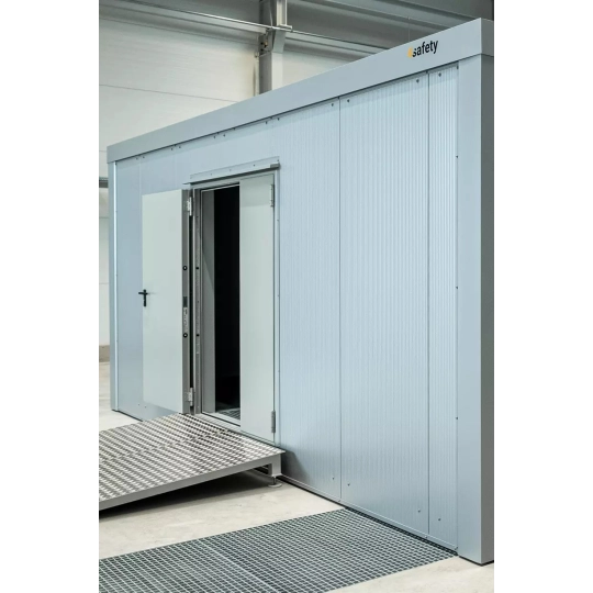 Single-level insulated container 8000 x 4000 x 3000 m
