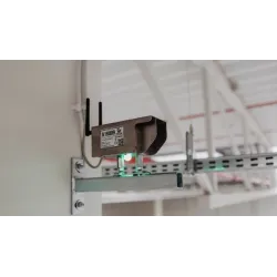 Monitoring of flat roof deflections