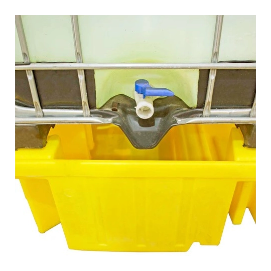 Spill containment tray without grating for 2 IBCs