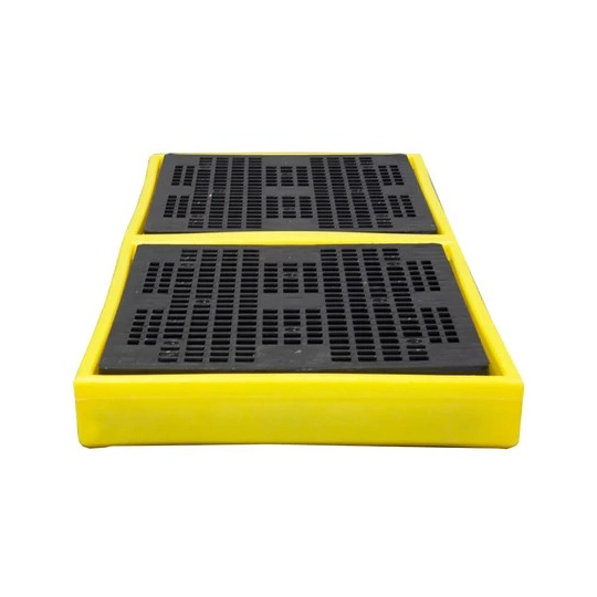 Low-profile spill containment sump with grating for 4 drums