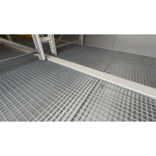 Kontener dwupoziomowy, ognioodporny REI120 na 40 europalet 10500 x 3500 x 3300 mm